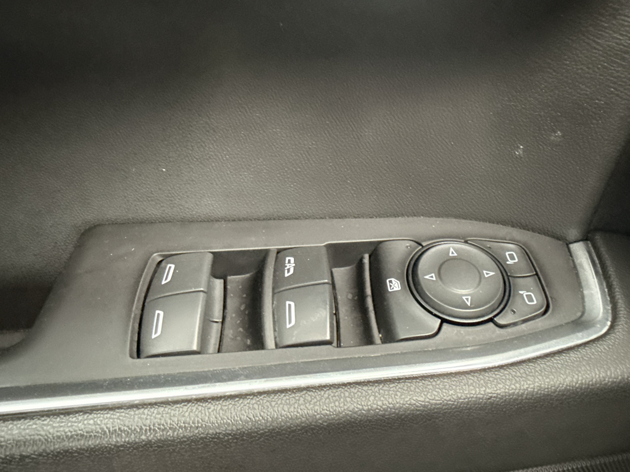 Chevrolet Silverado 1500 4WD Crew Cab 147" LT w/1LT 2023