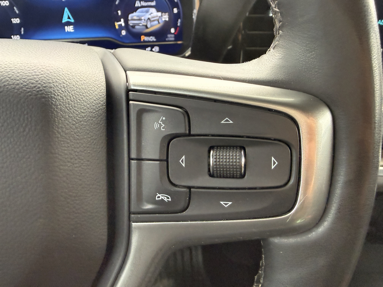 Chevrolet Silverado 1500 4WD Crew Cab 147" LT w/1LT 2023