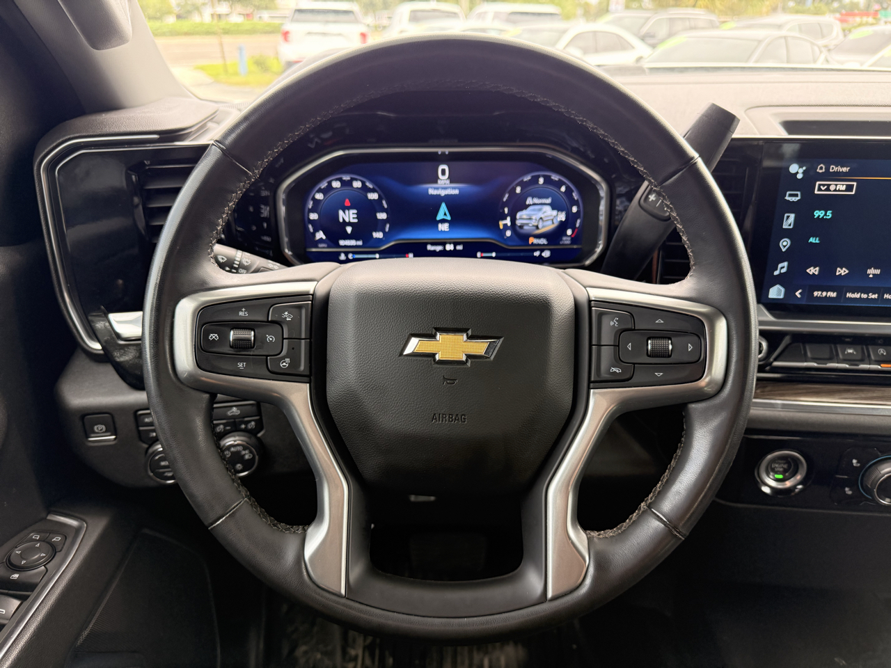 Chevrolet Silverado 1500 4WD Crew Cab 147" LT w/1LT 2023