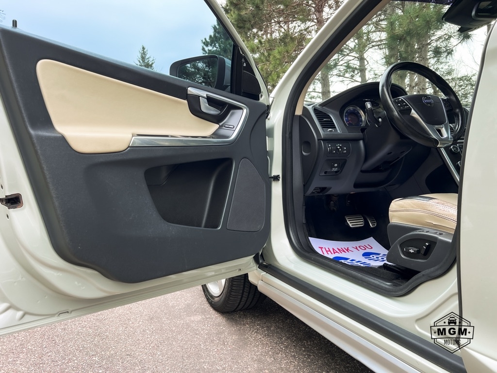 Volvo XC60 T6 AWD R-Design 2012