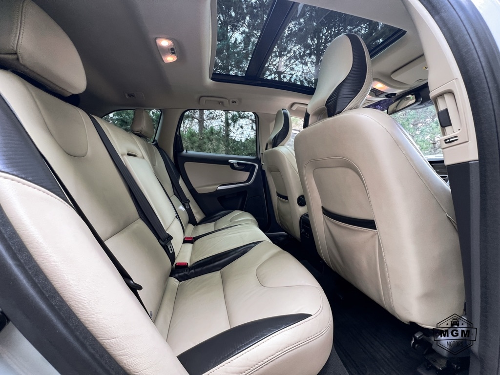 Volvo XC60 T6 AWD R-Design 2012