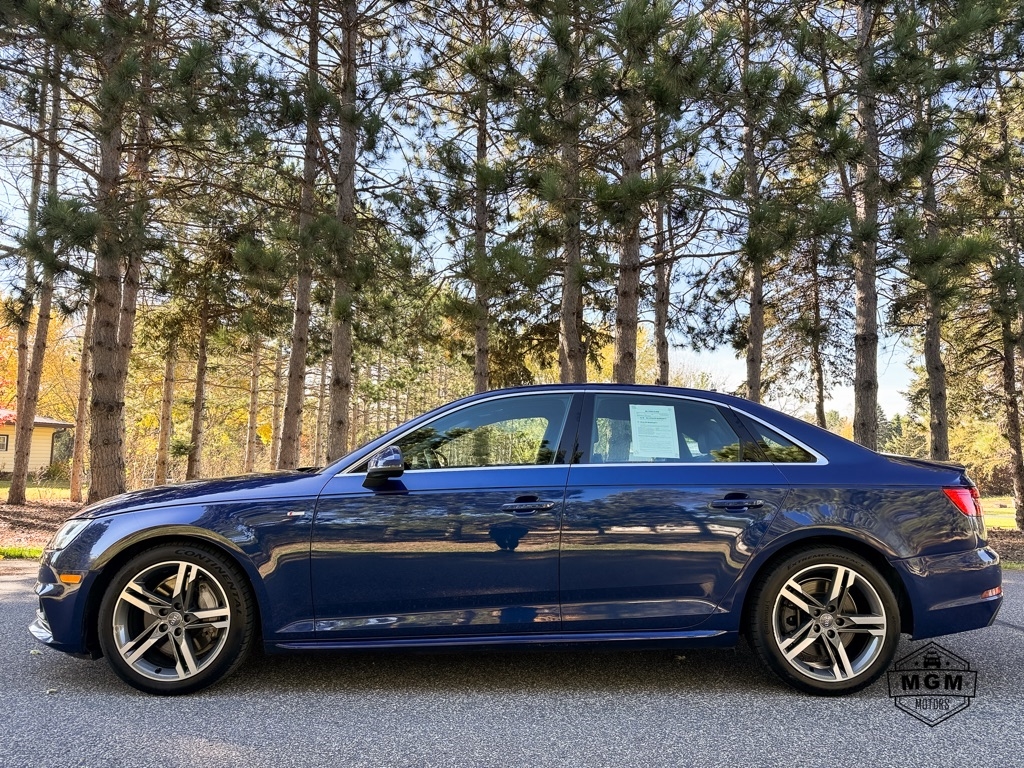 Audi A4 2.0T Prestige quattro Sedan 2017 Audi A4 2.0T Prestige quattro Sedan 2017