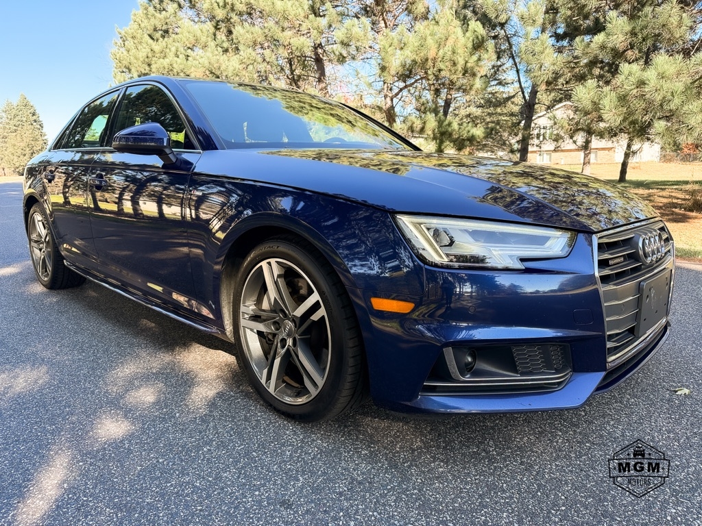 Audi A4 2.0T Prestige quattro Sedan 2017 Audi A4 2.0T Prestige quattro Sedan 2017