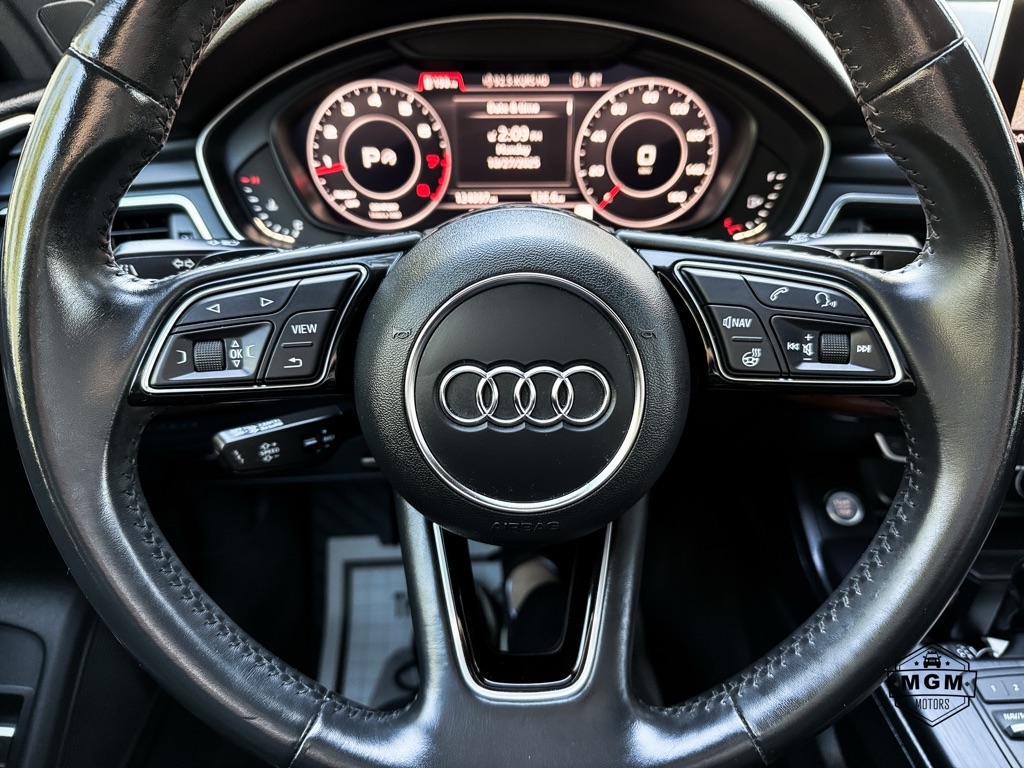 Audi A4 2.0T Prestige quattro Sedan 2017 Audi A4 2.0T Prestige quattro Sedan 2017