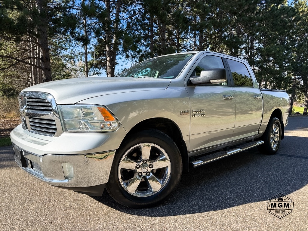 2015 RAM 1500 SLT Crew Cab SWB 4WD