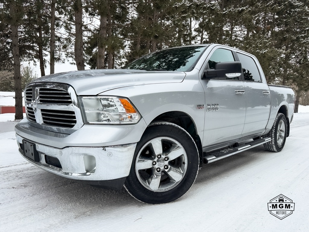 2015 RAM 1500 SLT Crew Cab SWB 4WD