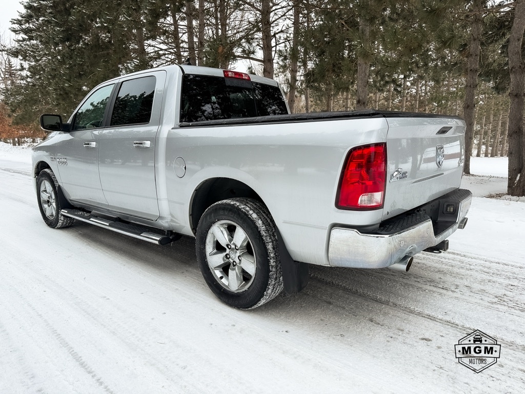 RAM 1500 SLT Crew Cab SWB 4WD 2015