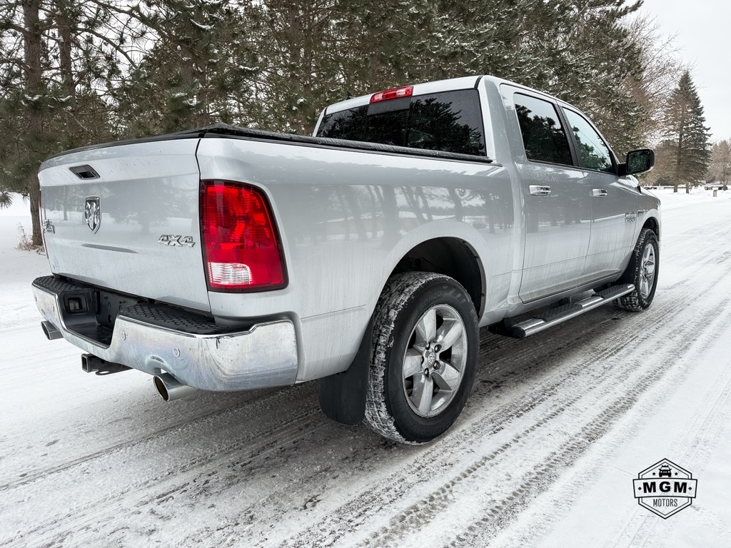RAM 1500 SLT Crew Cab SWB 4WD 2015