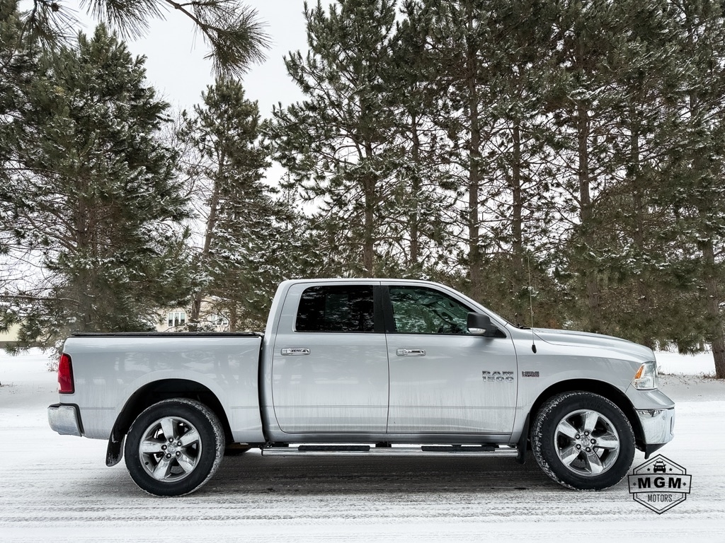 RAM 1500 SLT Crew Cab SWB 4WD 2015