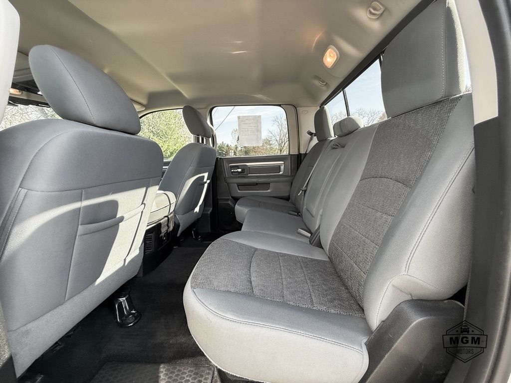 RAM 1500 SLT Crew Cab SWB 4WD 2015