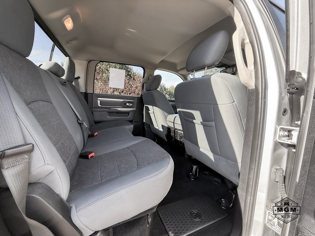 RAM 1500 SLT Crew Cab SWB 4WD 2015