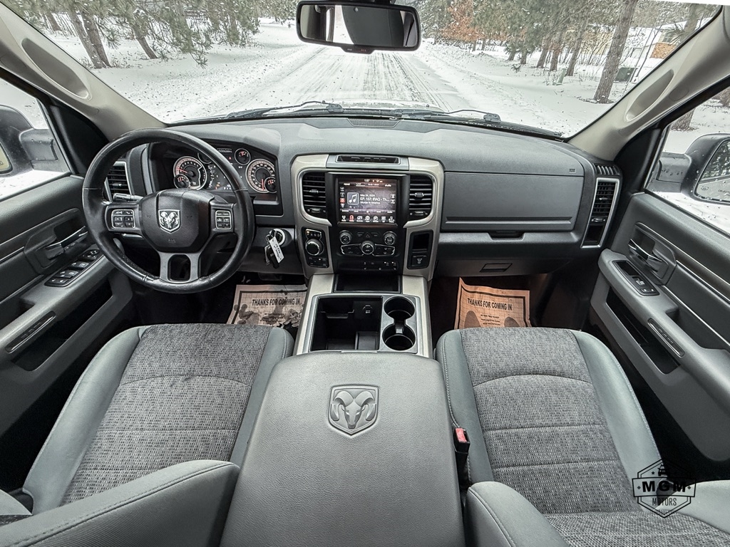 RAM 1500 SLT Crew Cab SWB 4WD 2015