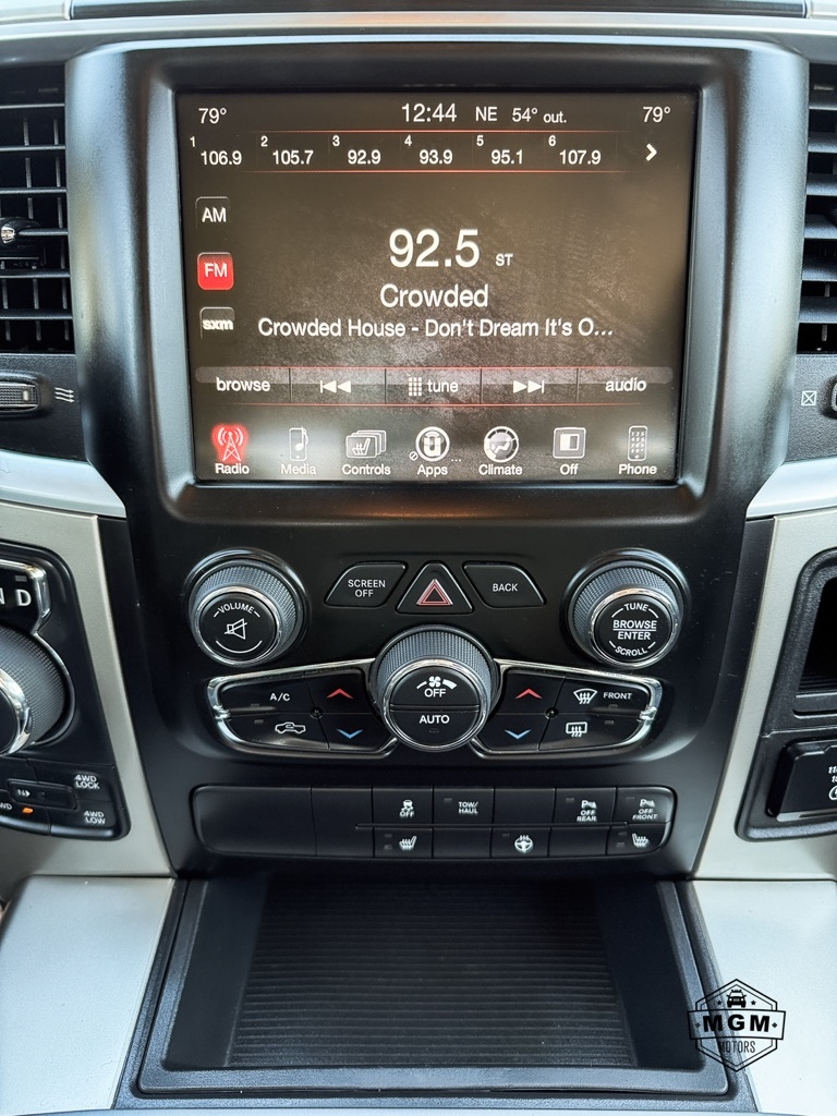 RAM 1500 SLT Crew Cab SWB 4WD 2015