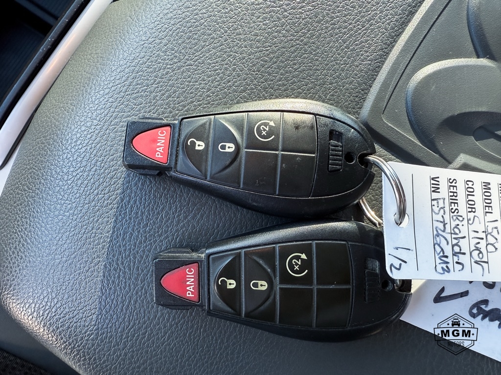 RAM 1500 SLT Crew Cab SWB 4WD 2015