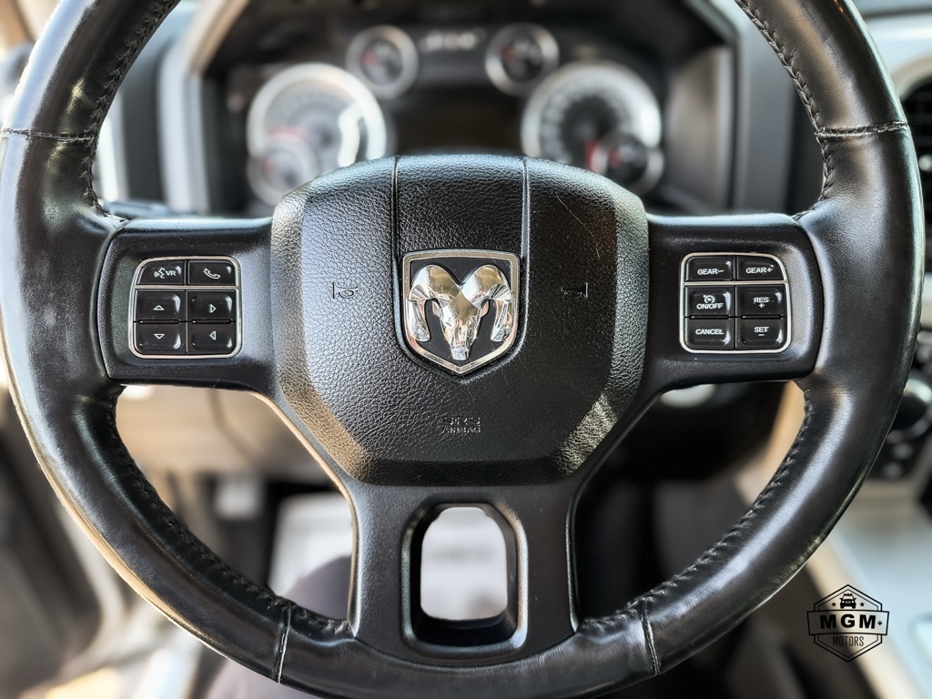 RAM 1500 SLT Crew Cab SWB 4WD 2015