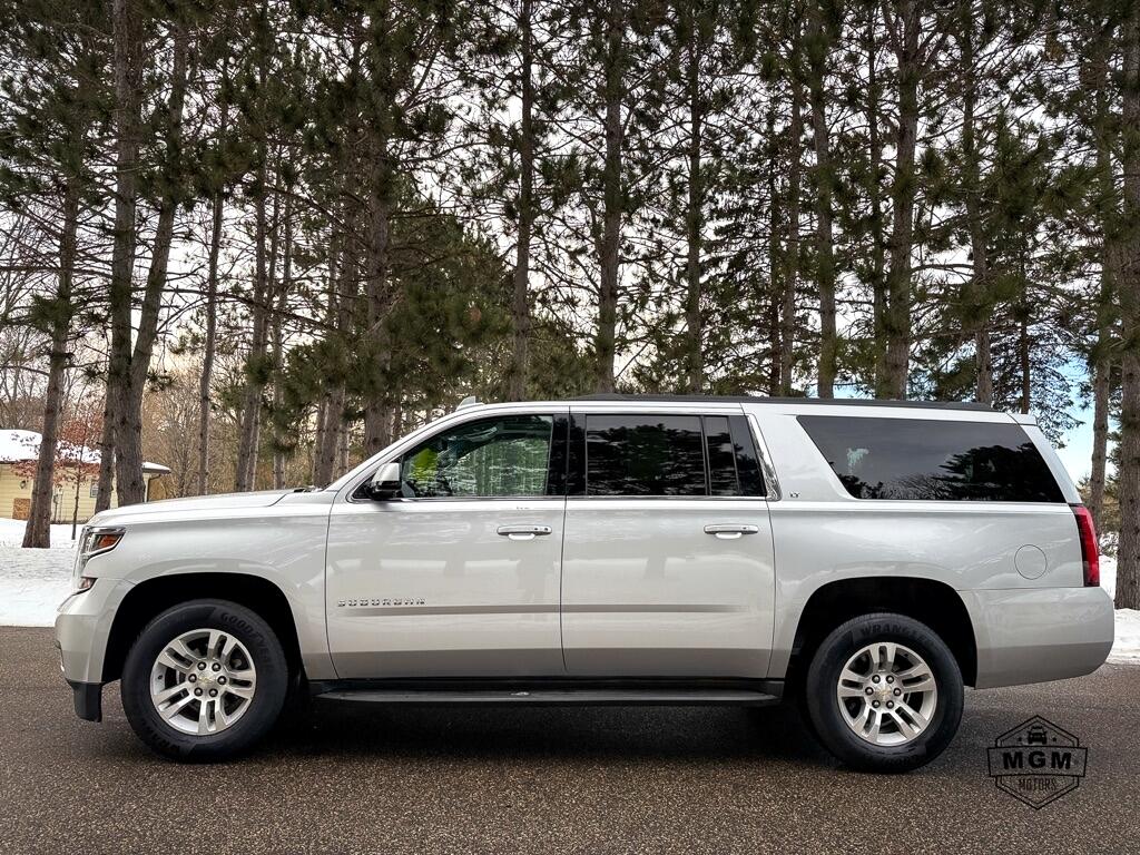 2015 Chevrolet Suburban LT's photo