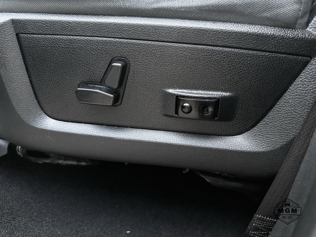 RAM 1500 SLT Crew Cab SWB 4WD 2018