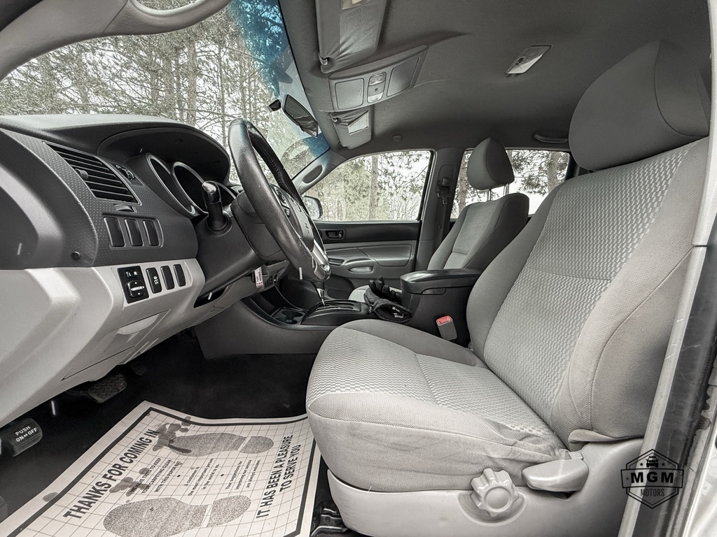 Toyota Tacoma PreRunner Double Cab I4 4AT 2WD 2014