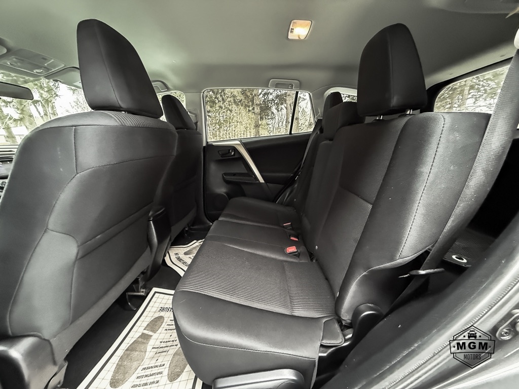 Toyota RAV4 LE AWD 2015