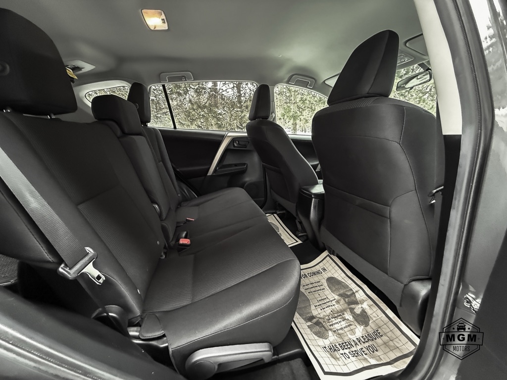 Toyota RAV4 LE AWD 2015