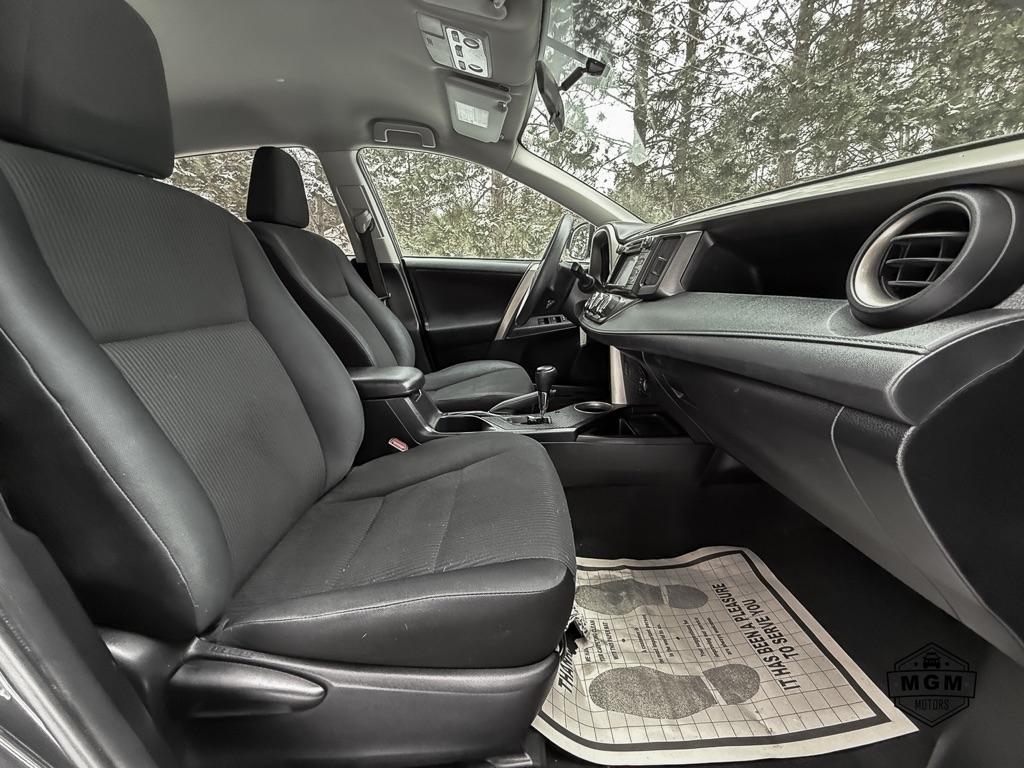 Toyota RAV4 LE AWD 2015