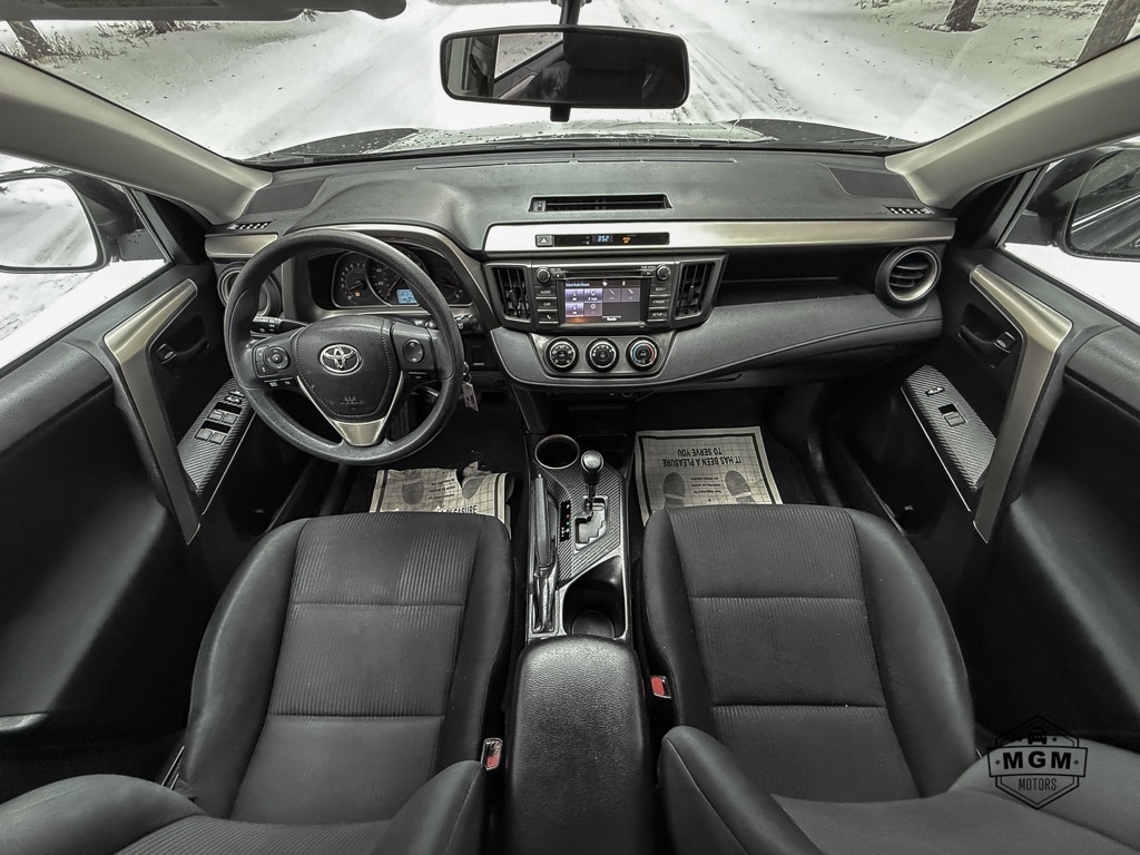 Toyota RAV4 LE AWD 2015