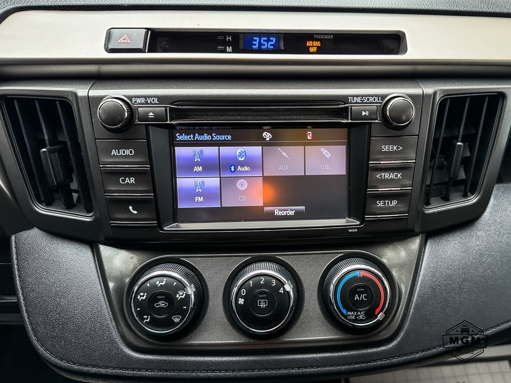 Toyota RAV4 LE AWD 2015