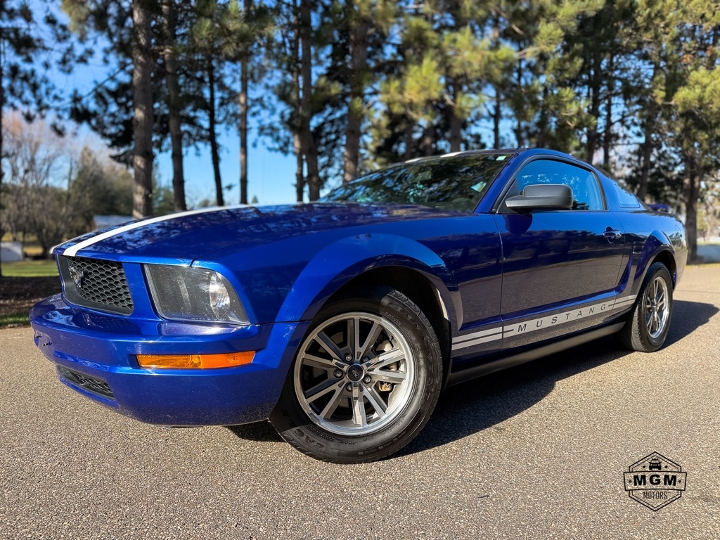2005 Ford Mustang V6 Deluxe Coupe