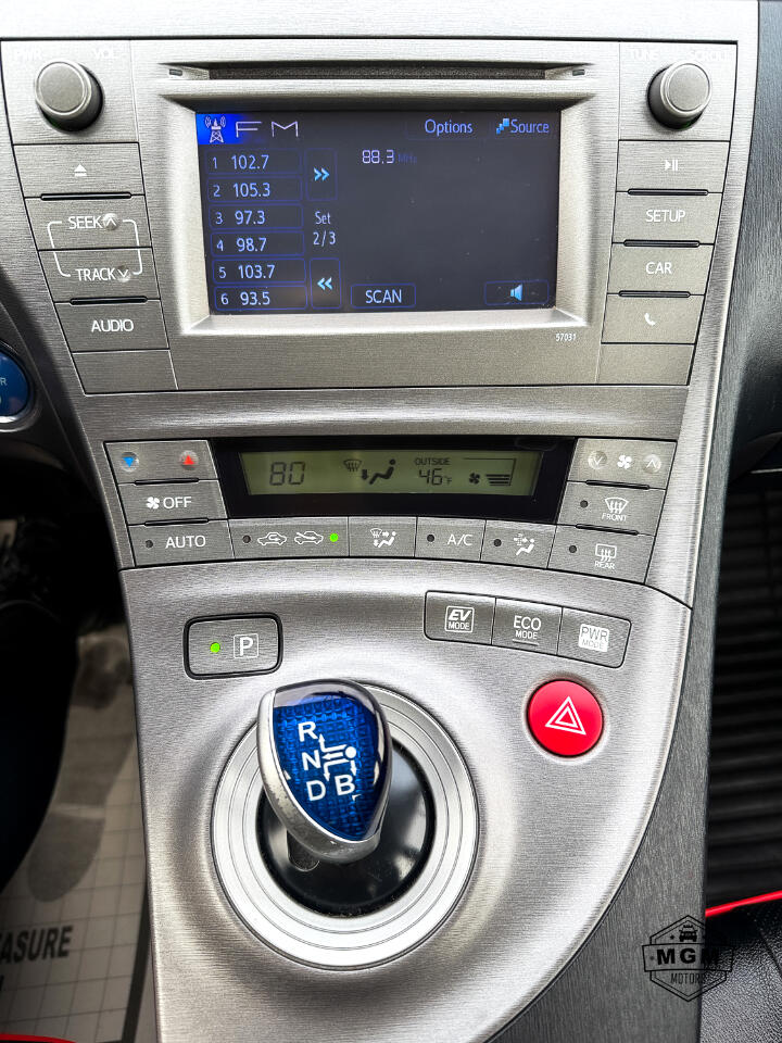 Toyota Prius Prius V 2012