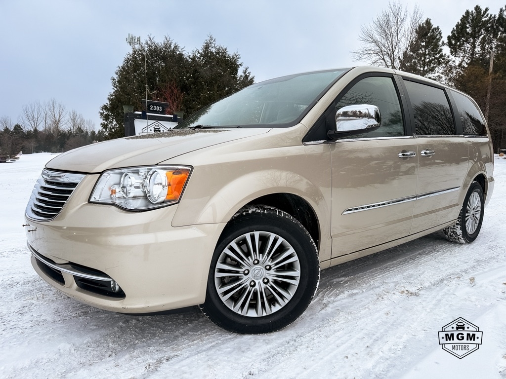 2013 Chrysler Town & Country Touring-L