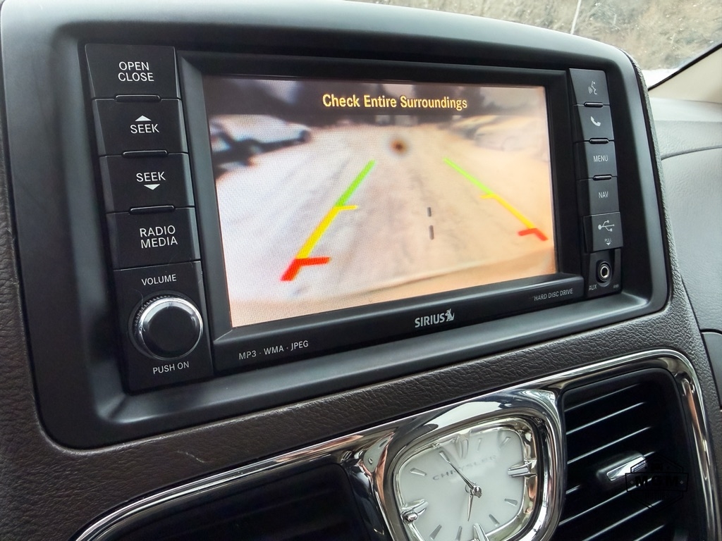 Chrysler Town & Country Touring-L 2013