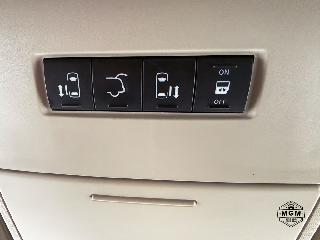 Chrysler Town & Country Touring-L 2013