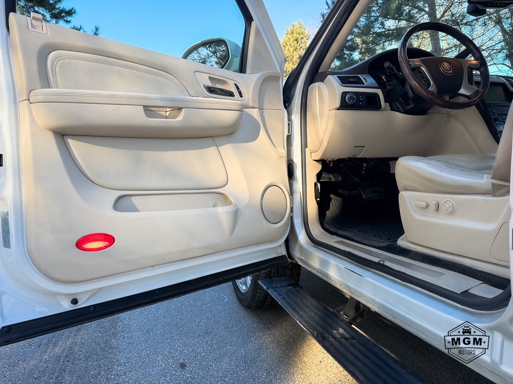 Cadillac Escalade AWD 4dr Luxury 2007