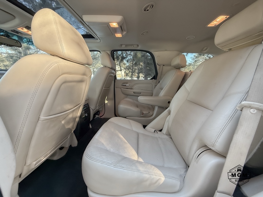 Cadillac Escalade AWD 4dr Luxury 2007