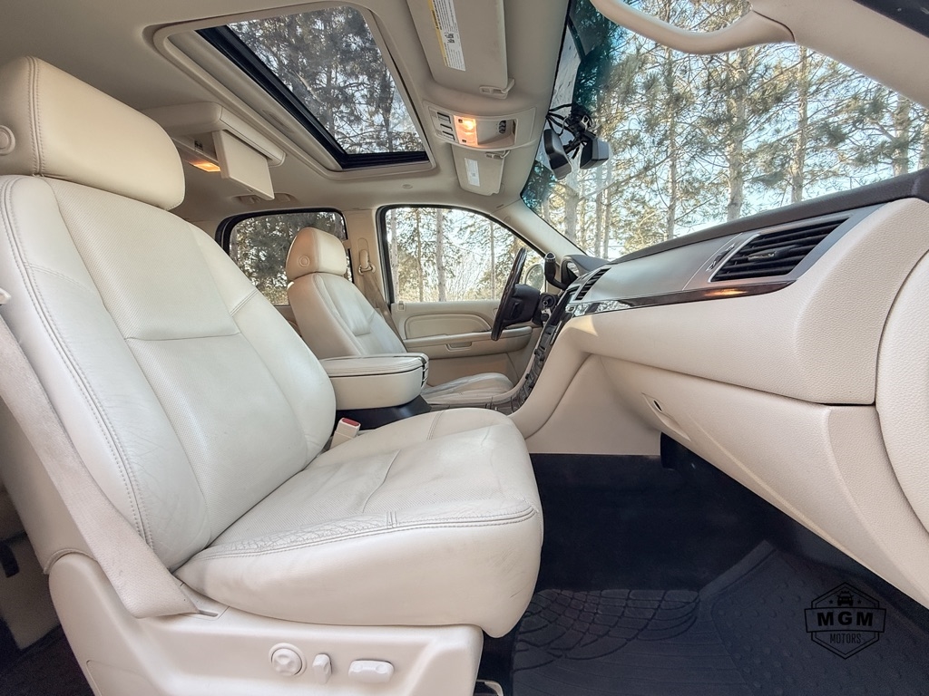 Cadillac Escalade AWD 4dr Luxury 2007