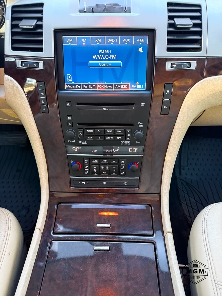 Cadillac Escalade AWD 4dr Luxury 2007
