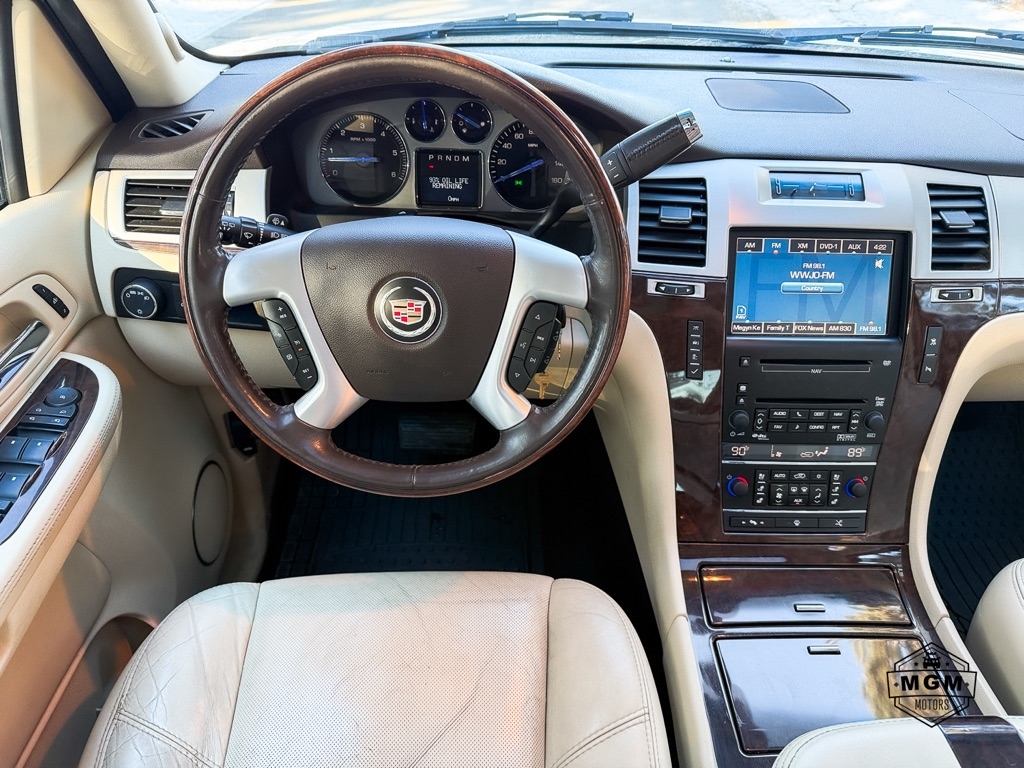 Cadillac Escalade AWD 4dr Luxury 2007