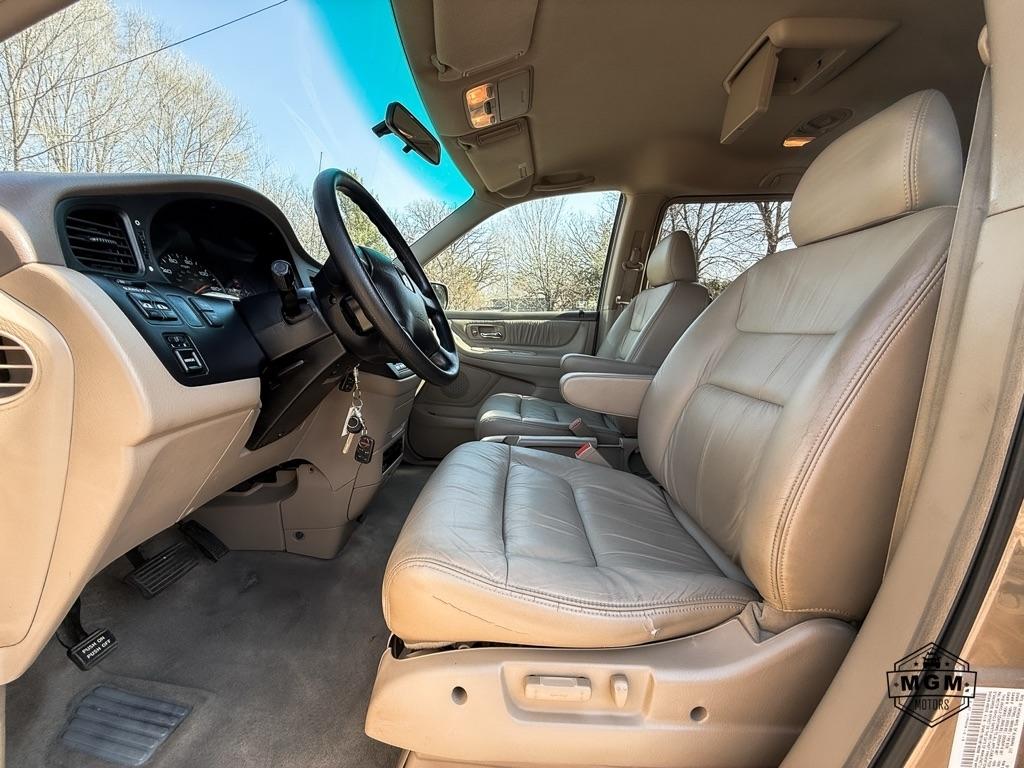 Honda Odyssey EX w/ Leather and DVD 2004