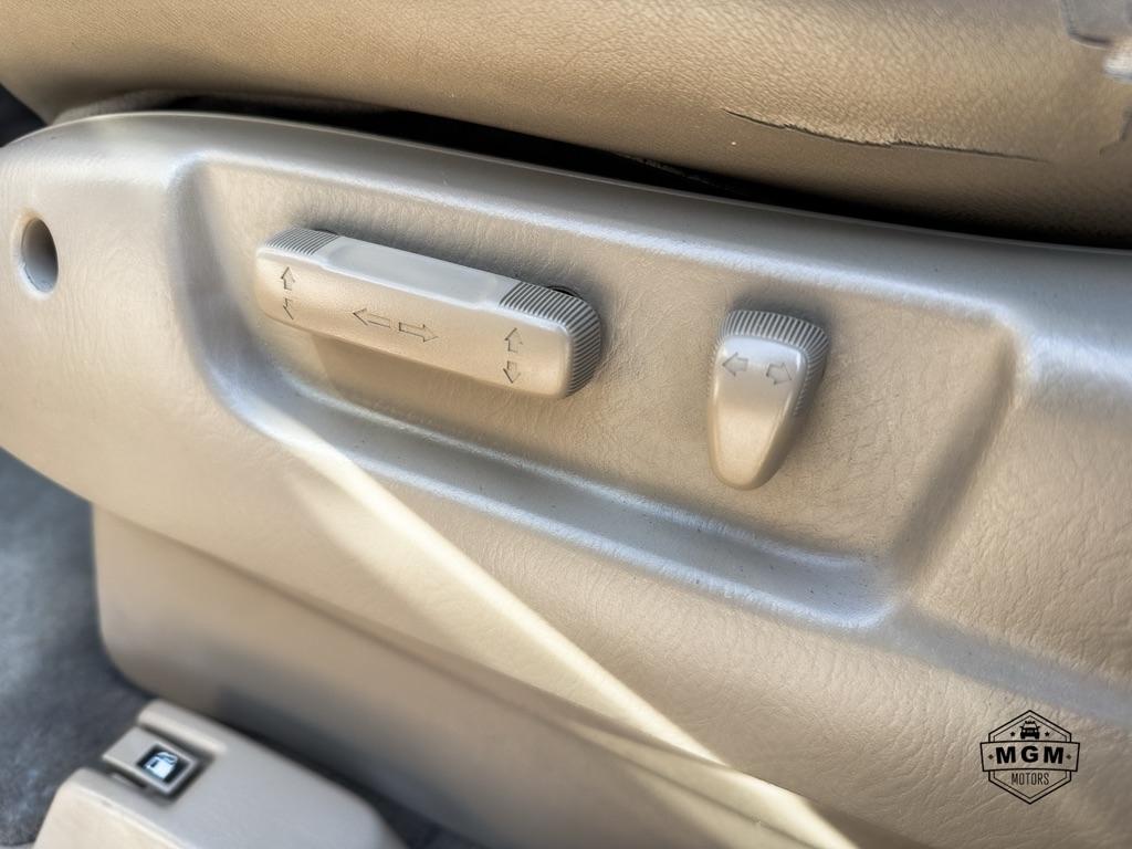 Honda Odyssey EX w/ Leather and DVD 2004