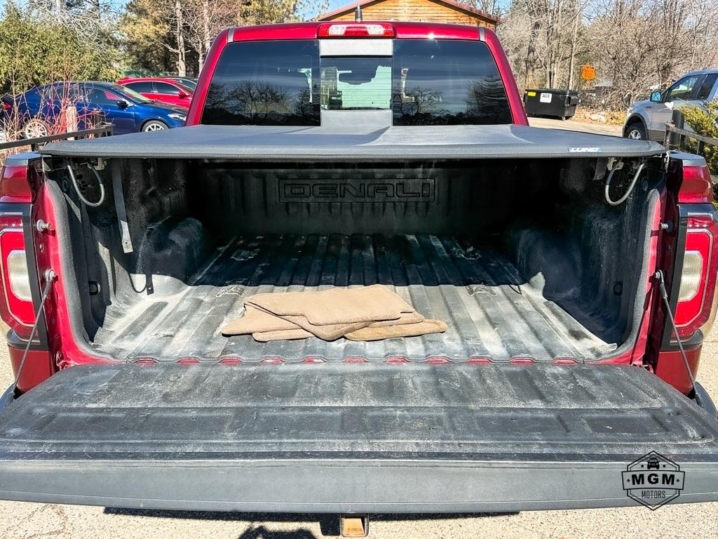 GMC Sierra 1500 Denali Crew Cab Long Box 4WD 2017