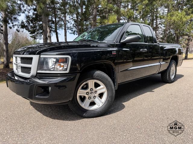 Black 2010 Dodge Dakota SXT Extended Cab 4WD Pickup Truck Automatic