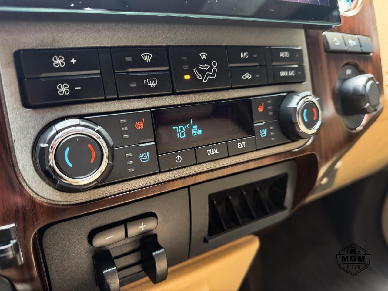 Ford F-250 SD Lariat Crew Cab 4WD 2012