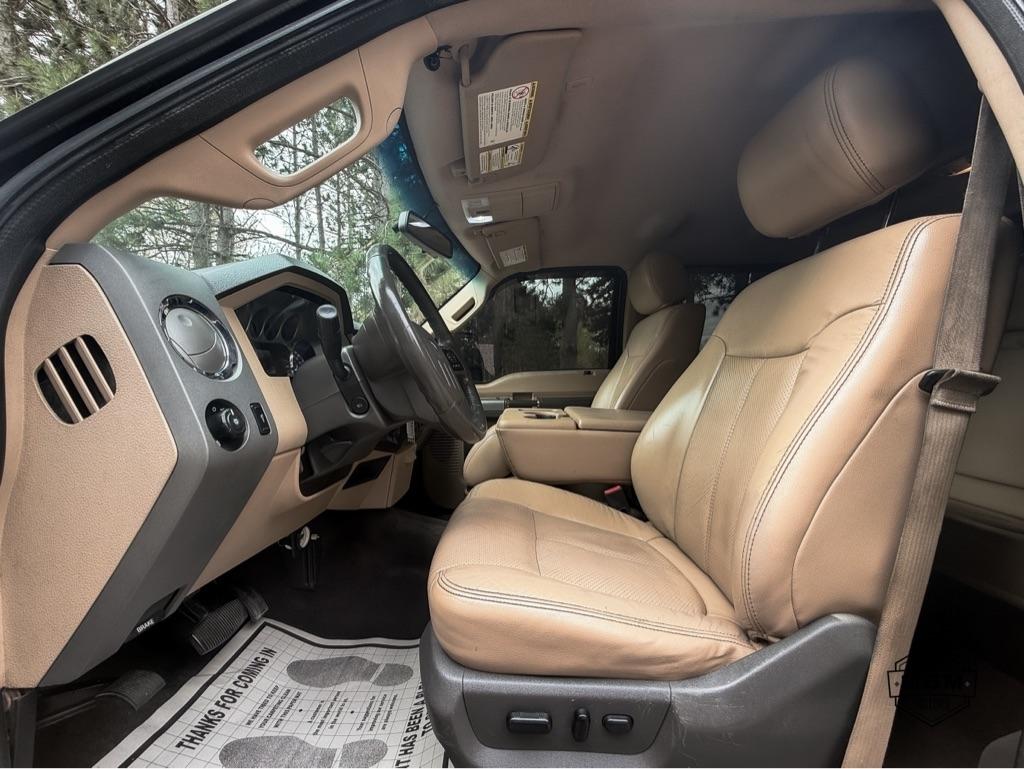 Ford F-250 SD Lariat Crew Cab 4WD 2012