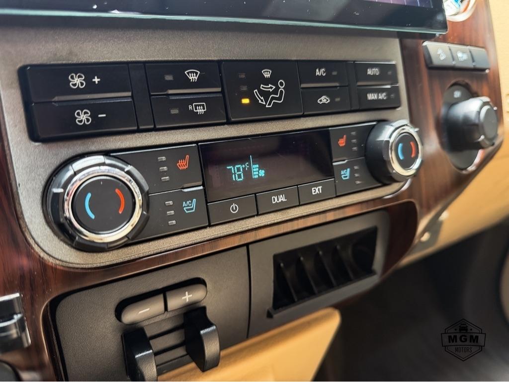 Ford F-250 SD Lariat Crew Cab 4WD 2012