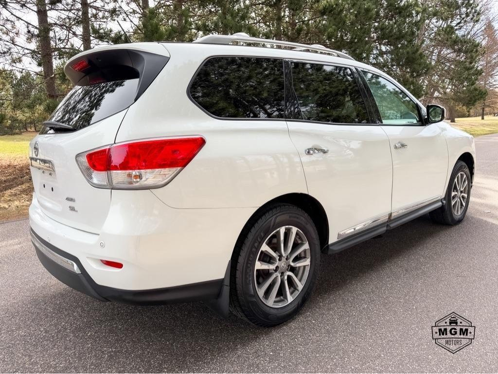 Nissan Pathfinder SV 4WD 2013