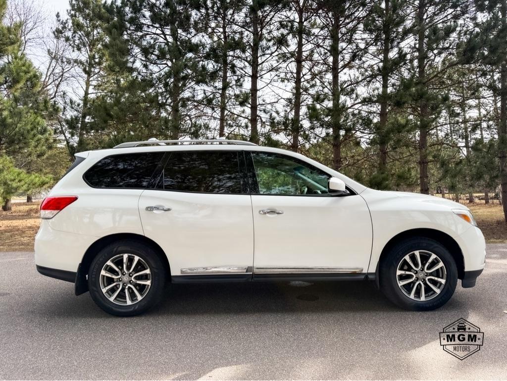 Nissan Pathfinder SV 4WD 2013