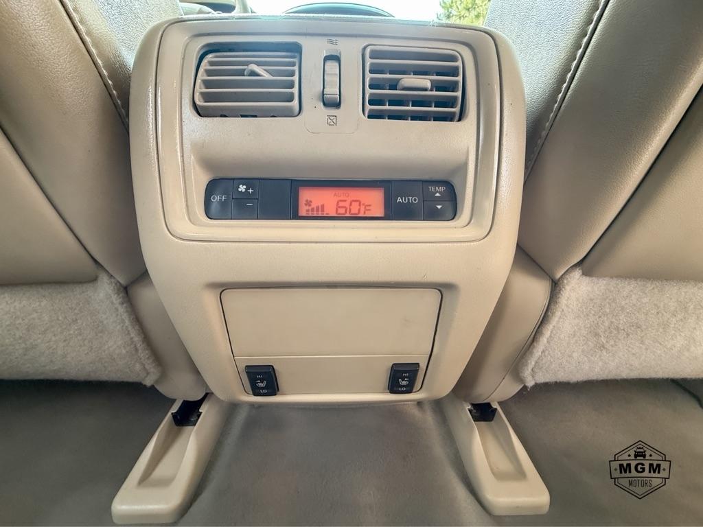 Nissan Pathfinder SV 4WD 2013