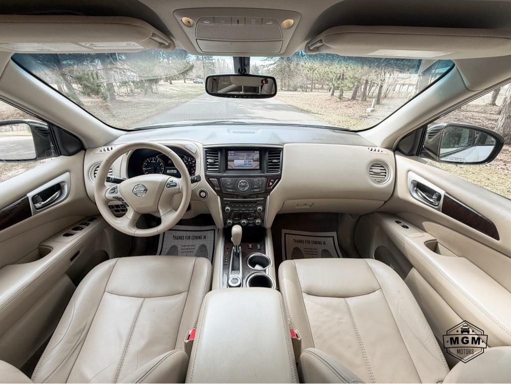 Nissan Pathfinder SV 4WD 2013