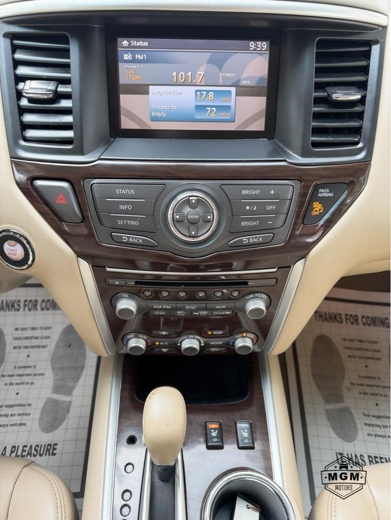 Nissan Pathfinder SV 4WD 2013