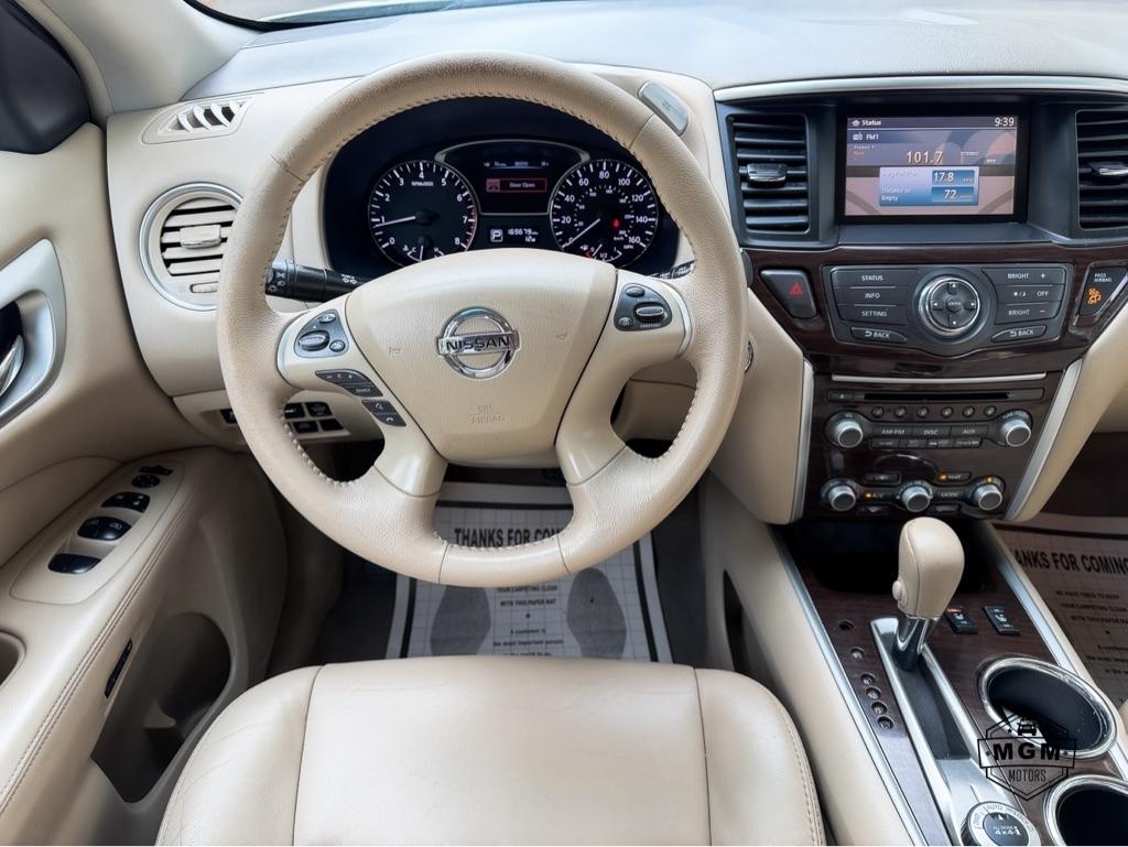 Nissan Pathfinder SV 4WD 2013